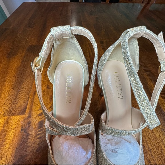 NWT Women’s Gold Glitter Heels Size 6  4" Pointed Toe Crossed Ankle Strap - Picture 15 of 16